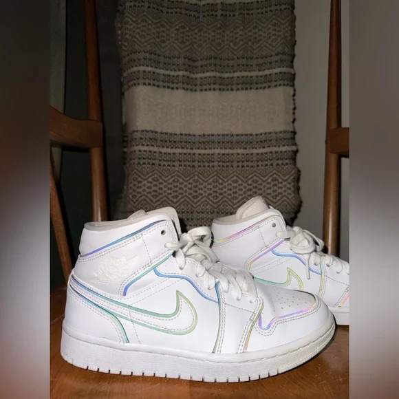 Nike Air Jordan Hightop Sneaker - Picture 2 of 6